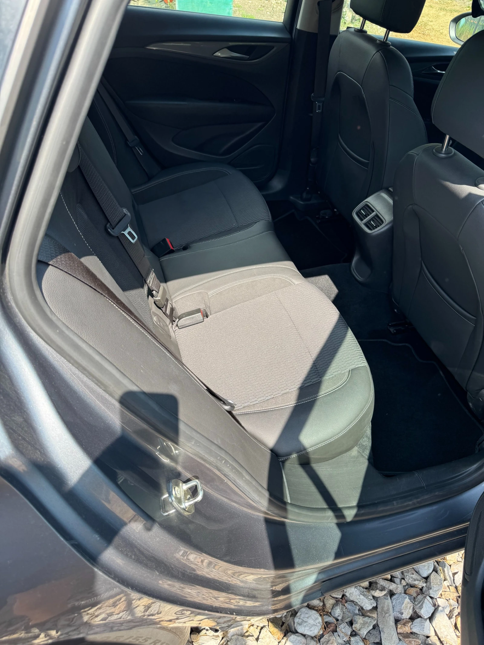 Opel Insignia Sports Tourer, снимка 15 - Автомобили и джипове - 55925916