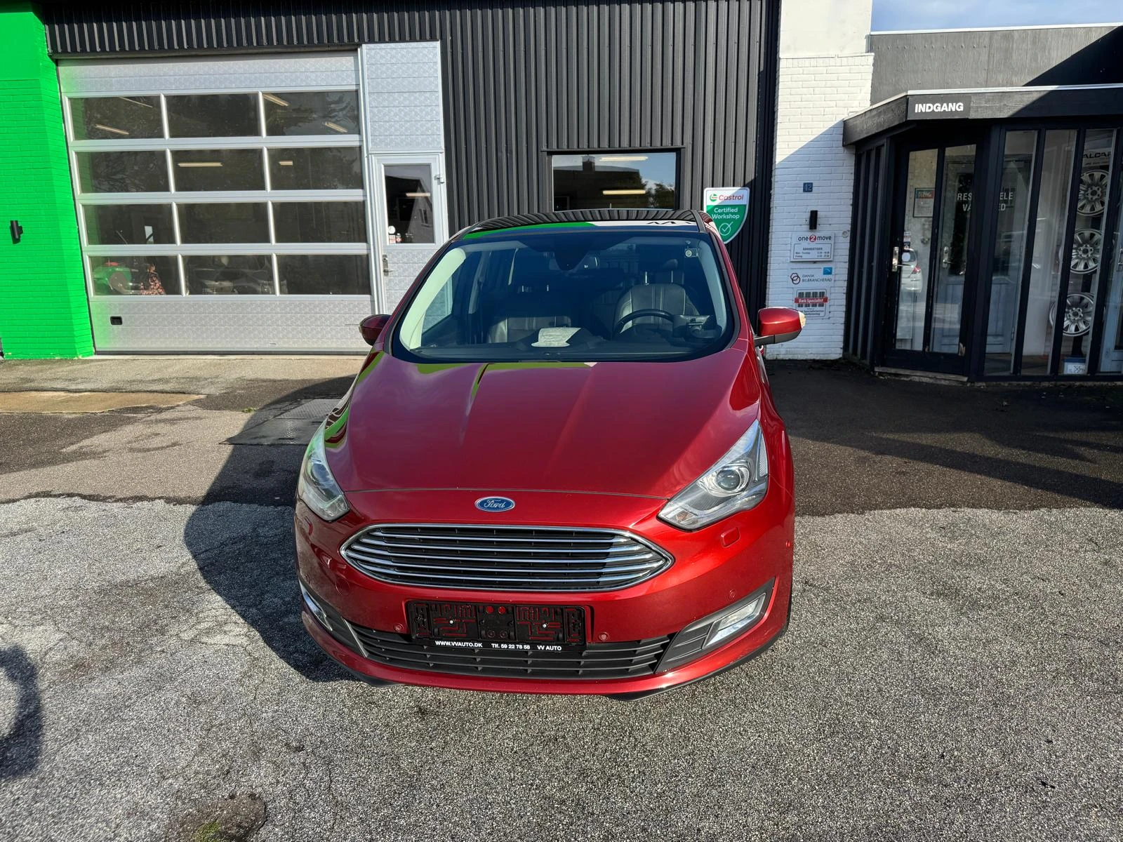 Ford C-max 1, 5 SCTi 182 Titanium Automat . Facelift Panorama, снимка 10 - Автомобили и джипове - 55944632