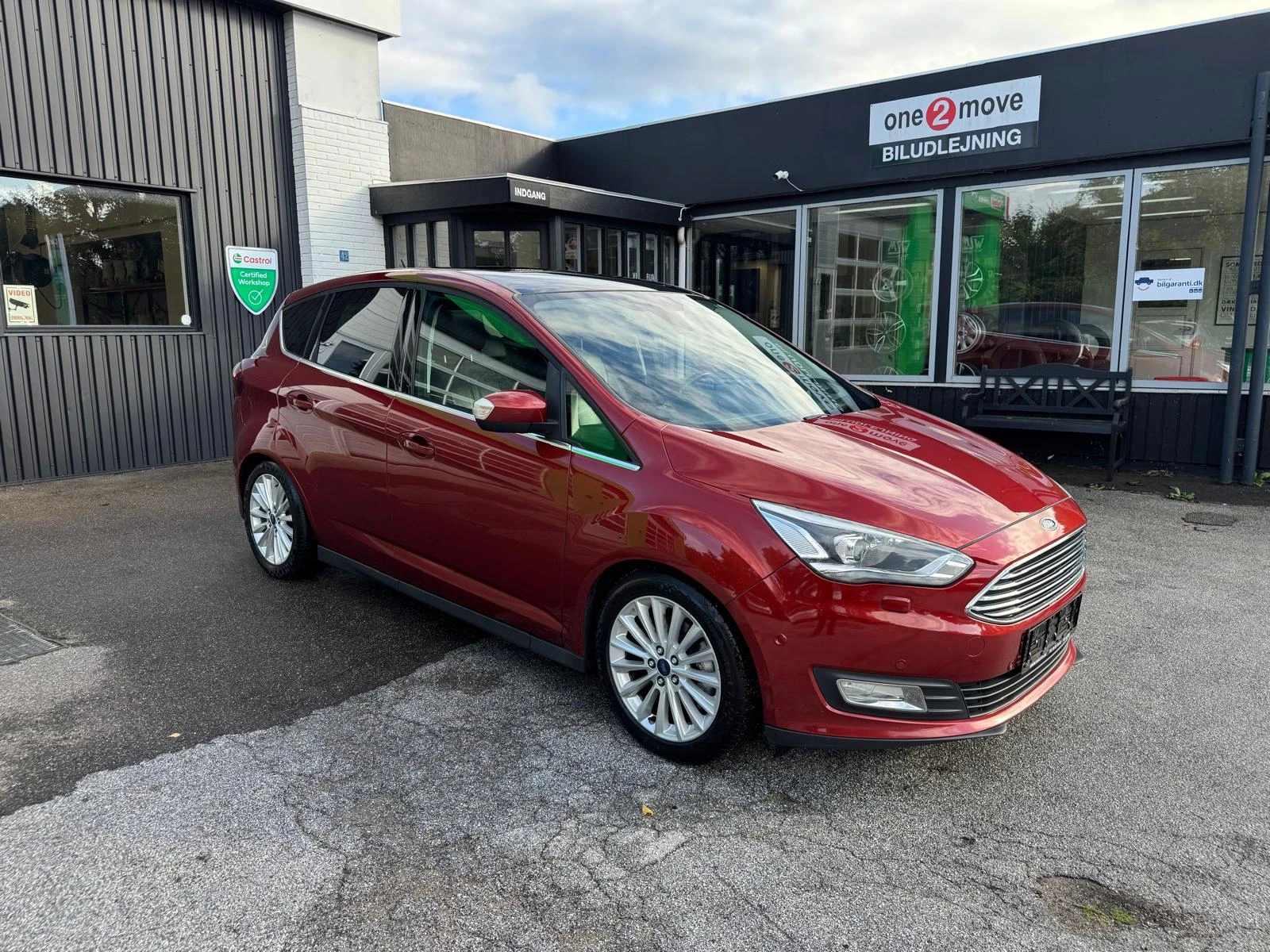 Ford C-max 1, 5 SCTi 182 Titanium Automat . Facelift Panorama, снимка 2 - Автомобили и джипове - 55944632