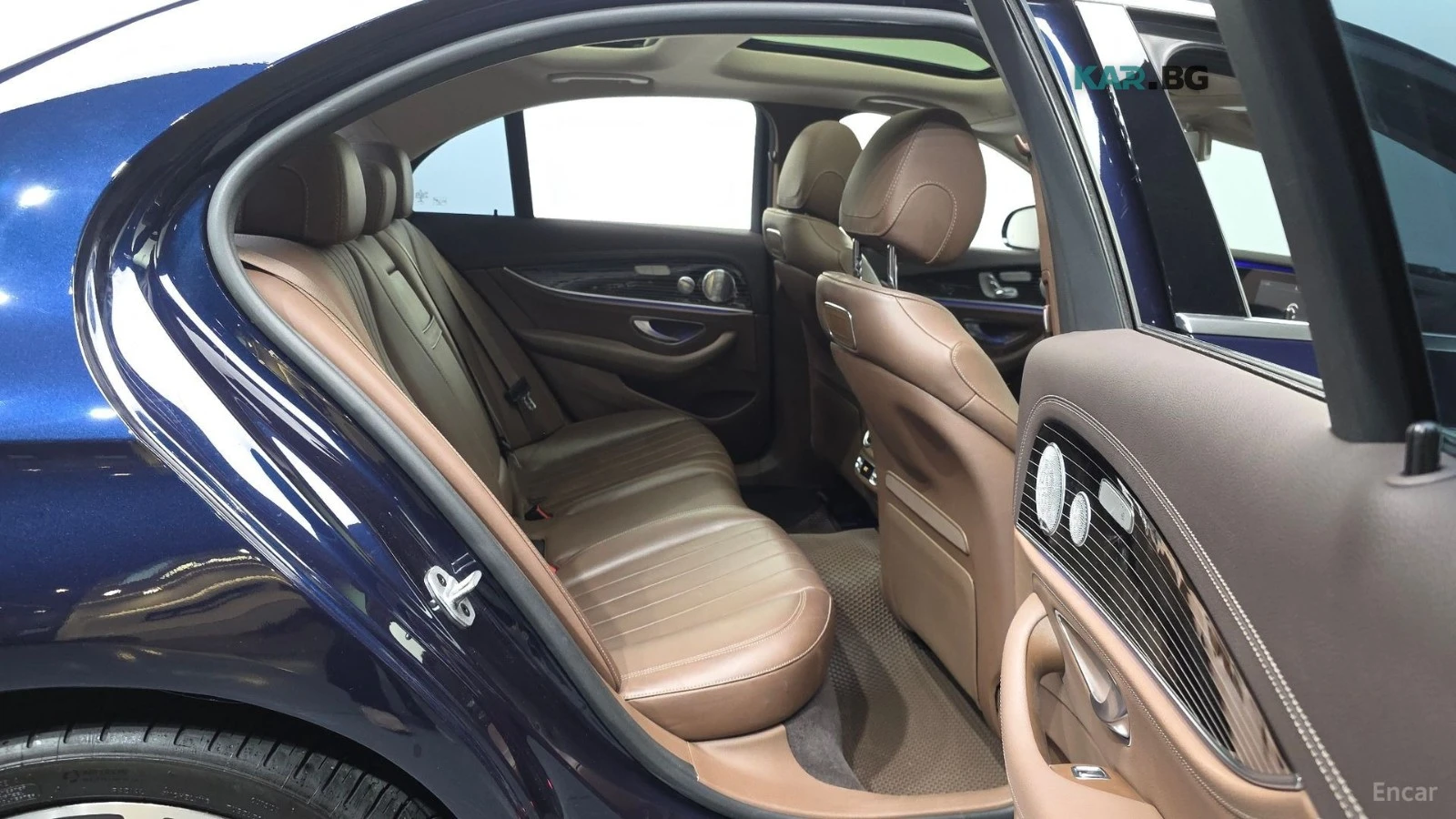 Mercedes-Benz E 450 4MATIC EXCLUSIVE* HUD* 360* ОБДУХ* НАВИ* ПАНО, снимка 10 - Автомобили и джипове - 56056984