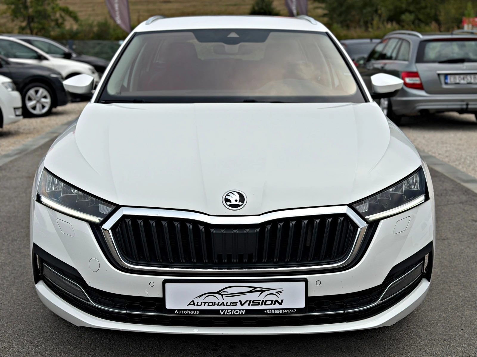 Skoda Octavia DIGITAL COCKPIT SIDE ASSIST LED AMBIENTE KEYLESS, снимка 2 - Автомобили и джипове - 56069808