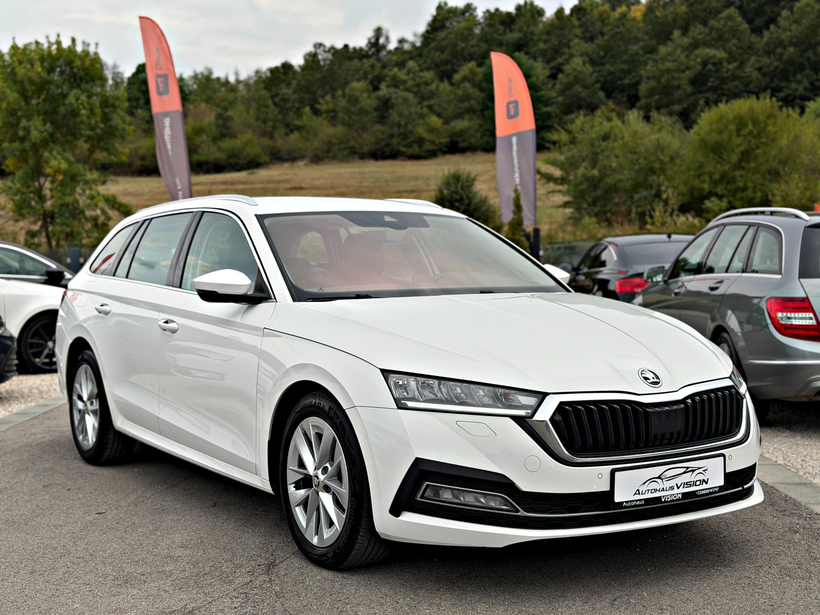 Skoda Octavia DIGITAL COCKPIT SIDE ASSIST LED AMBIENTE KEYLESS, снимка 3 - Автомобили и джипове - 56069808