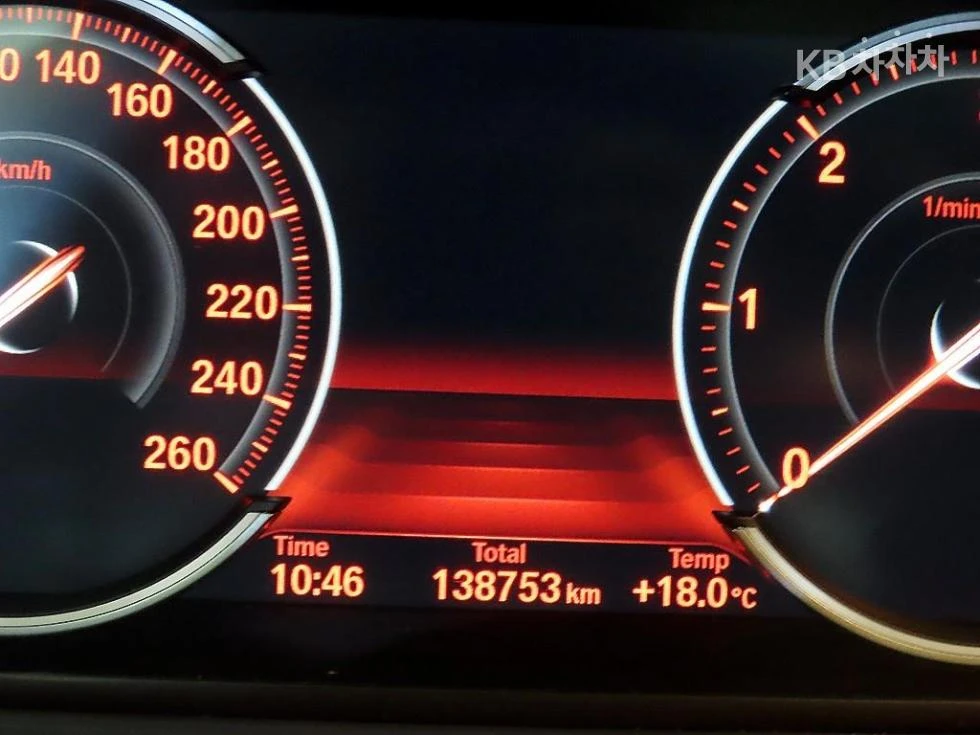 BMW 530 D* F10* TOP CENA* UNIKAT* , снимка 9 - Автомобили и джипове - 56205978