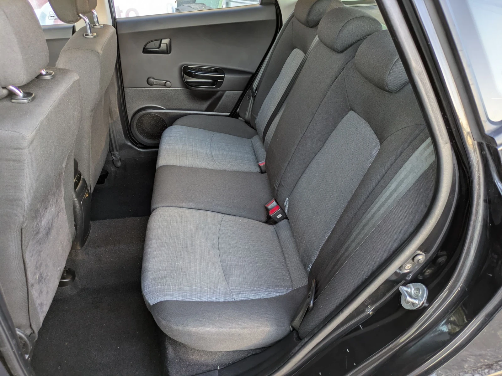 Kia Ceed 1.4i, 90k.c., снимка 9 - Автомобили и джипове - 56638050
