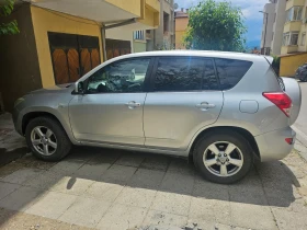 Toyota Rav4 2.2 D-4D дизел, снимка 2