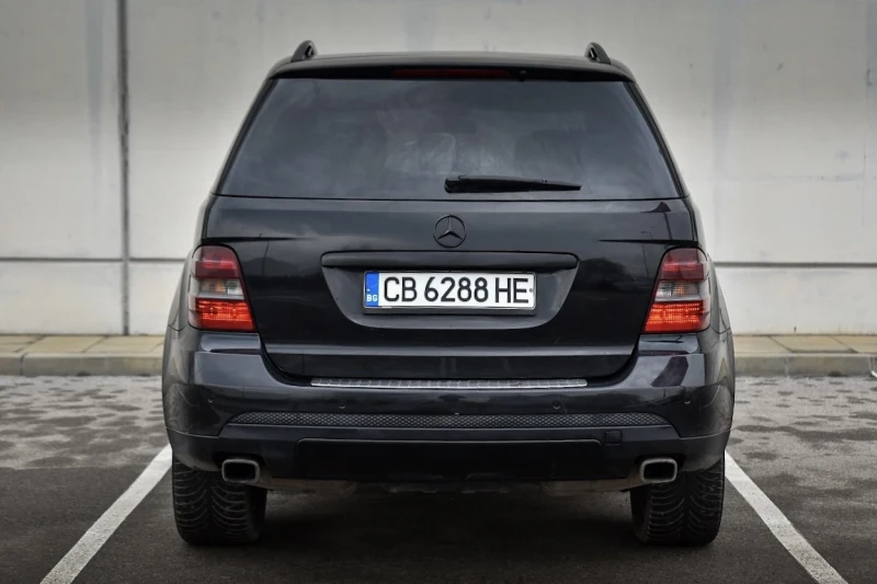 Mercedes-Benz ML 320 НА ПРУЖИНИ* * FULL BLACK* * , снимка 6 - Автомобили и джипове - 48902952