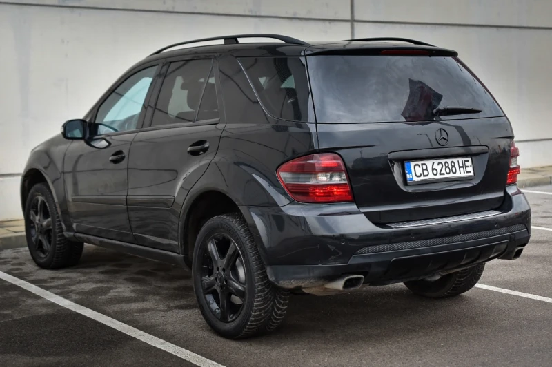 Mercedes-Benz ML 320 НА ПРУЖИНИ* * FULL BLACK* * , снимка 5 - Автомобили и джипове - 48902952