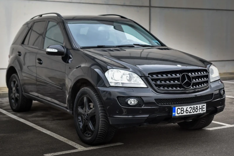 Mercedes-Benz ML 320 НА ПРУЖИНИ* * FULL BLACK* * , снимка 1 - Автомобили и джипове - 48902952