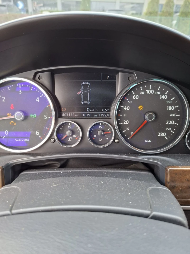 VW Touareg, снимка 10 - Автомобили и джипове - 52662831