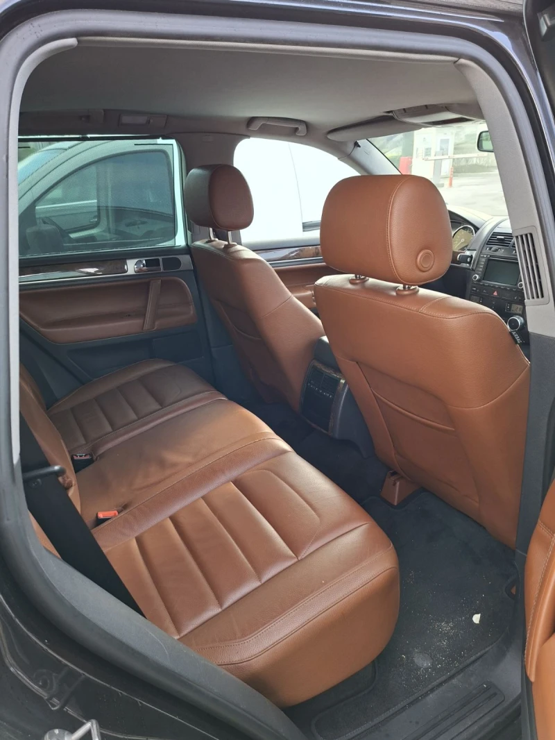 VW Touareg, снимка 4 - Автомобили и джипове - 52662831