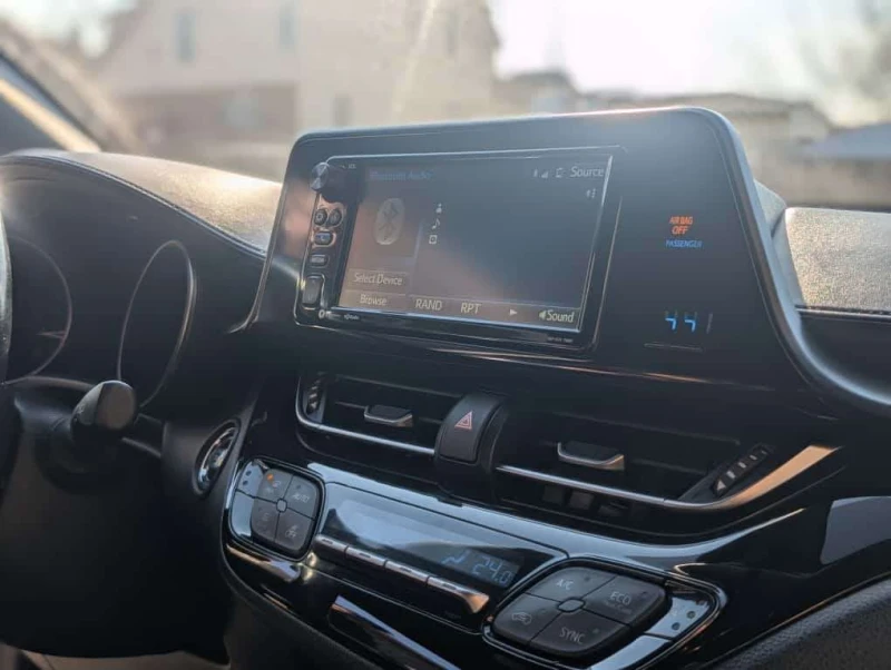 Toyota C-HR МЪРТВА ТОЧКА* КАМЕРА* KEYLESS, снимка 9 - Автомобили и джипове - 53045546