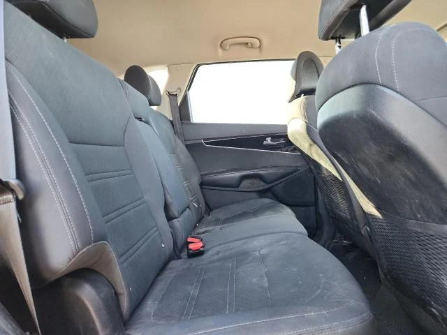 Kia Sorento 3.3L 6 All wheel drive, снимка 3 - Автомобили и джипове - 53005819