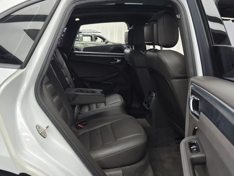Porsche Macan 2.0| 252к.с.| ВКЛ.ТЕХНОТЕСТ, снимка 12 - Автомобили и джипове - 55372154