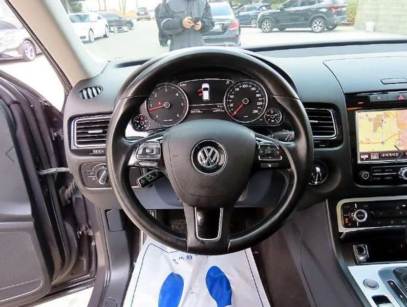 VW Touareg * NEW&TOUREG* V6* 3.0* TDI* , снимка 12 - Автомобили и джипове - 55723556