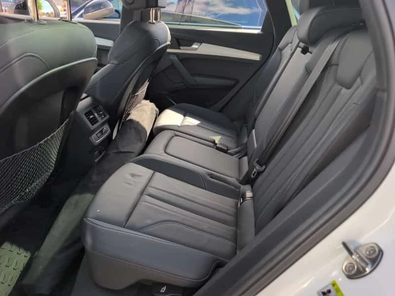 Audi Q5 * PROGRESSIV * CARFAX * ОПЦИЯ ЗА ФИНАНСИРАНЕ, снимка 13 - Автомобили и джипове - 55789023