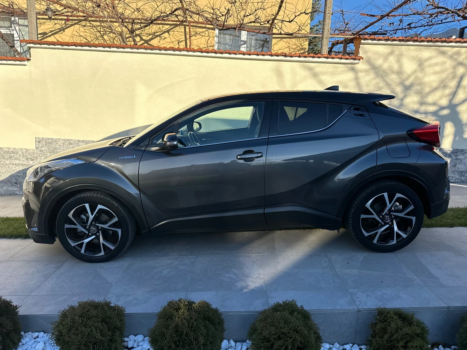 Toyota C-HR 1.8Hybrid - изображение 6