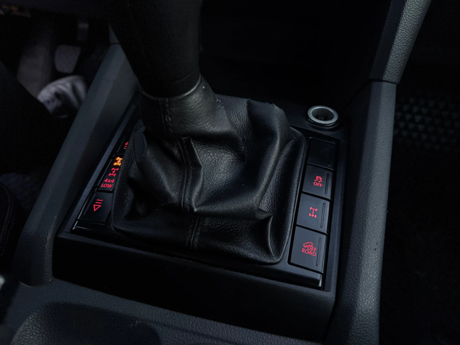 VW Amarok 2.0TDI OFFROAD, снимка 12 - Автомобили и джипове - 53886007