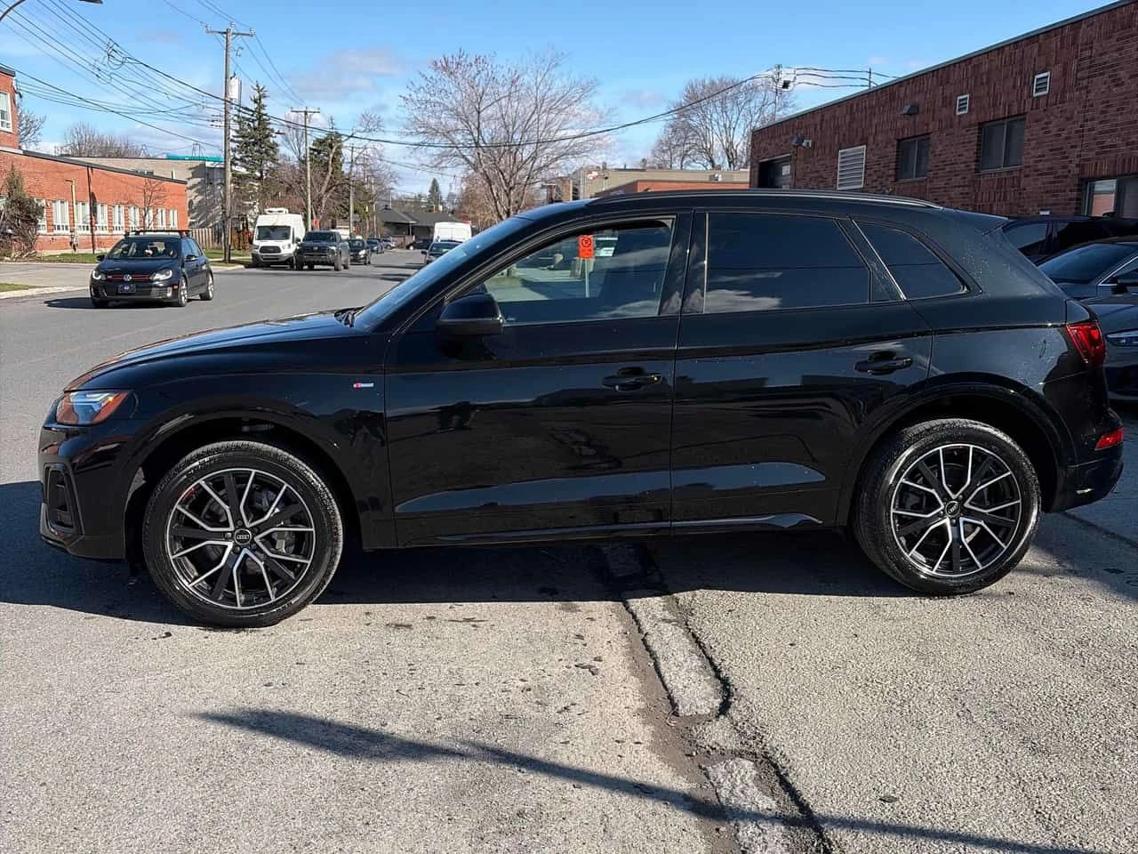 Audi Q5 Progressiv  CARFAX, снимка 2 - Автомобили и джипове - 54269923