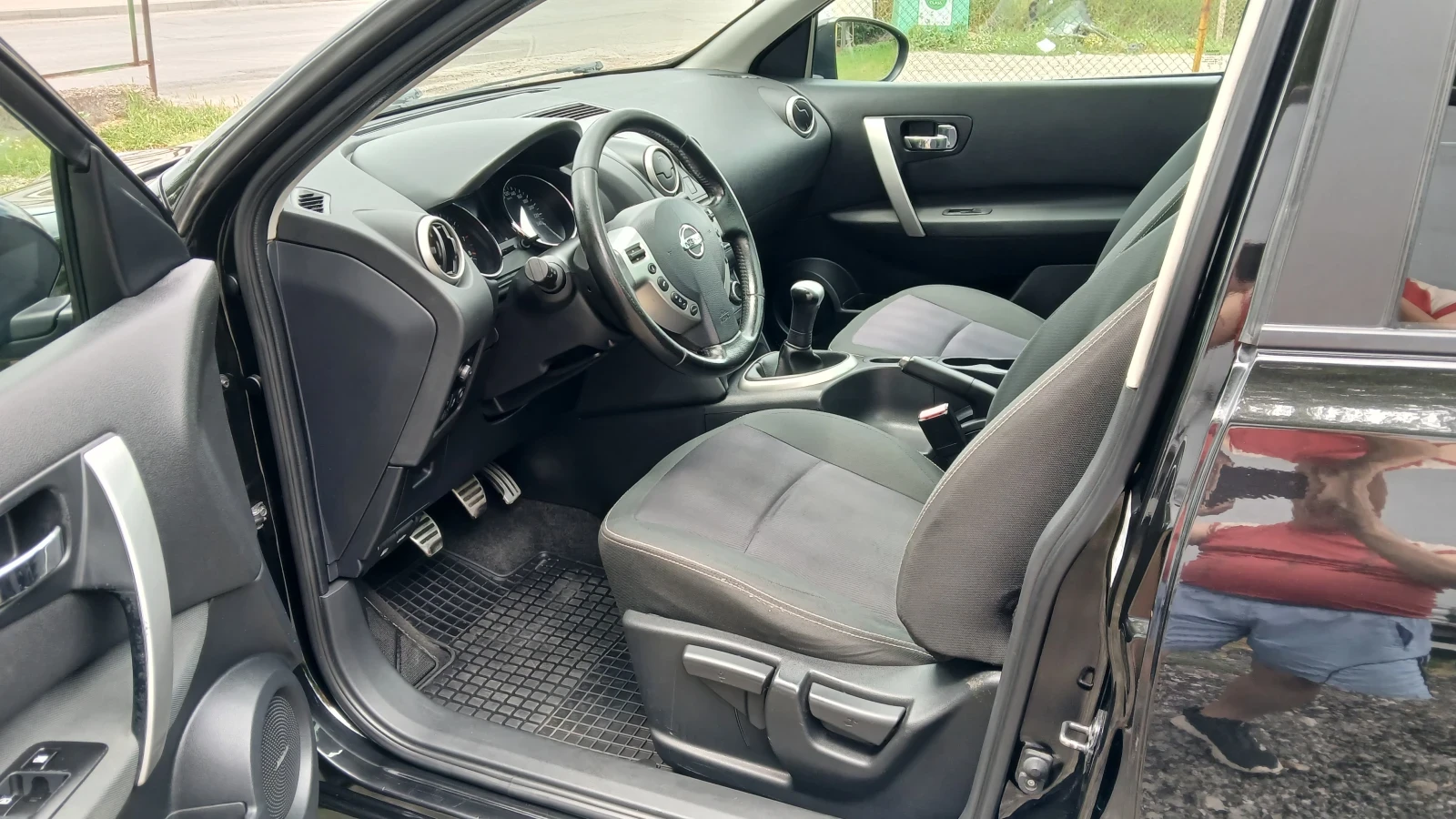Nissan Qashqai, снимка 5 - Автомобили и джипове - 54999576