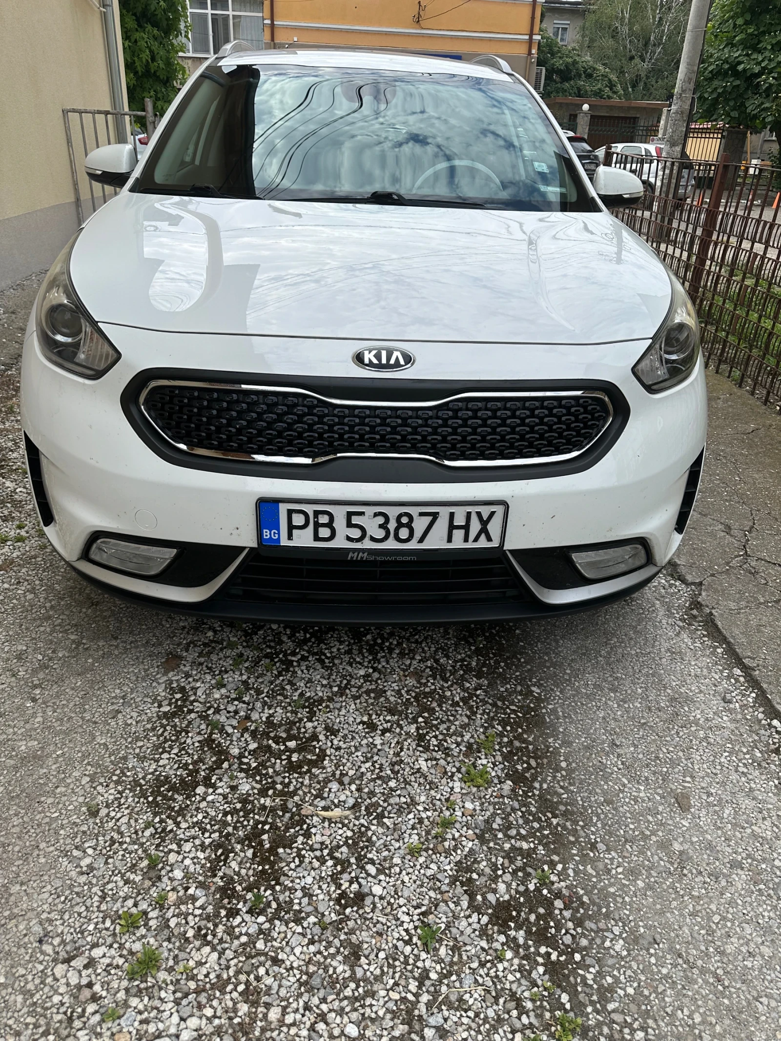 Kia Niro Hybrid, снимка 2 - Автомобили и джипове - 55067205