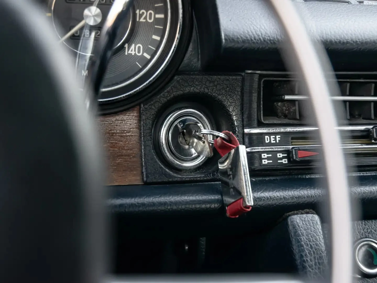 Mercedes-Benz 250 C * AвтоКредит * (ЦЕНА ДО БГ), снимка 14 - Автомобили и джипове - 55136608