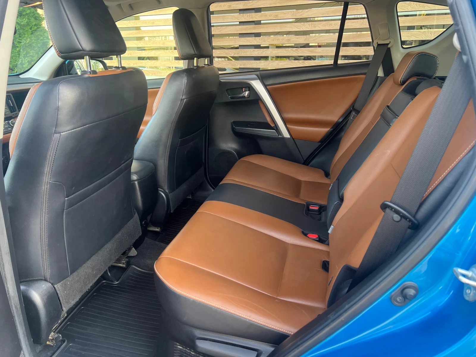 Toyota Rav4 2.5H Luxury AWD | Mobile.bg � ����������� 10