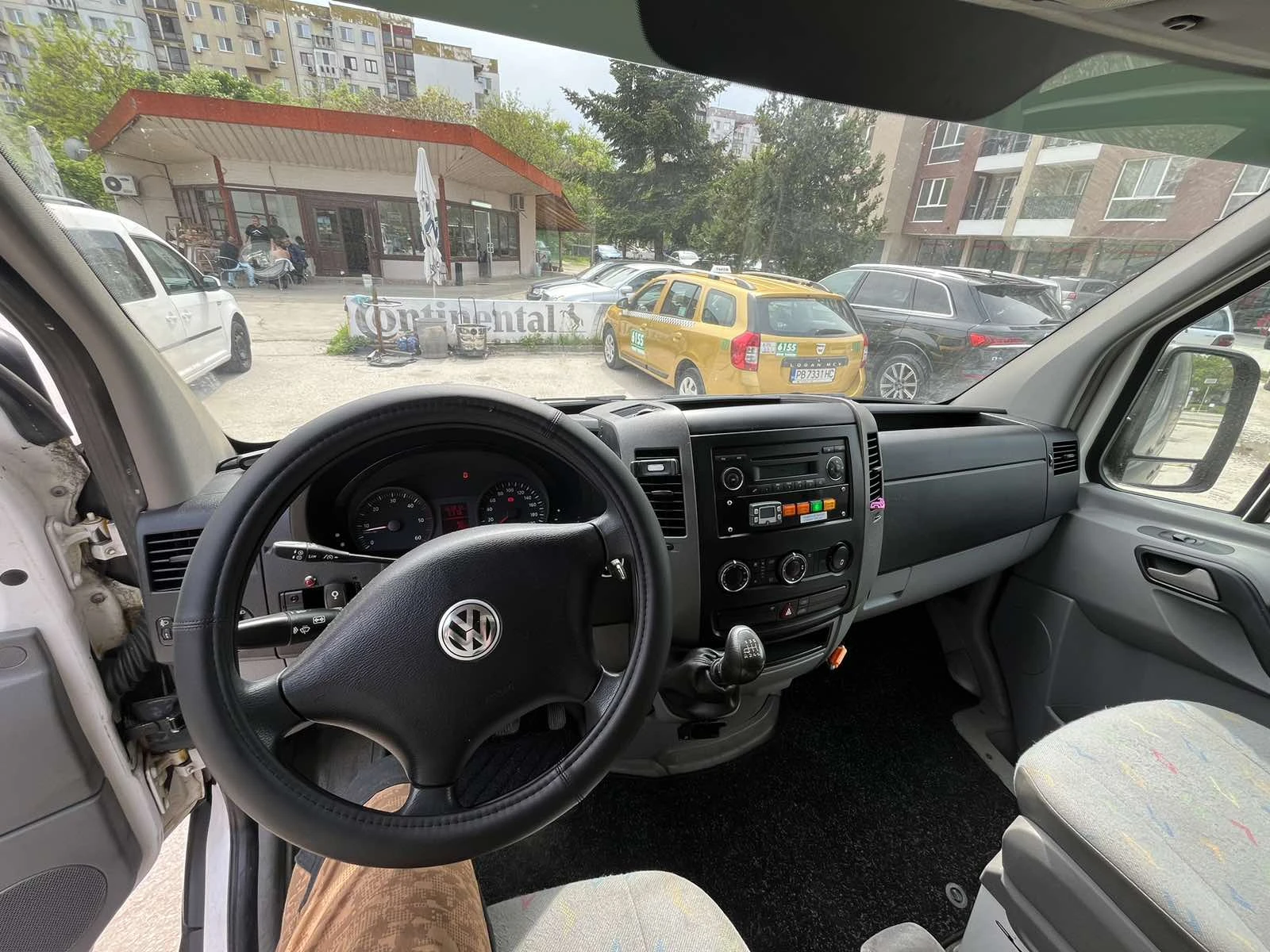 VW Crafter 35 L1H1 2, 5TDI - изображение 9