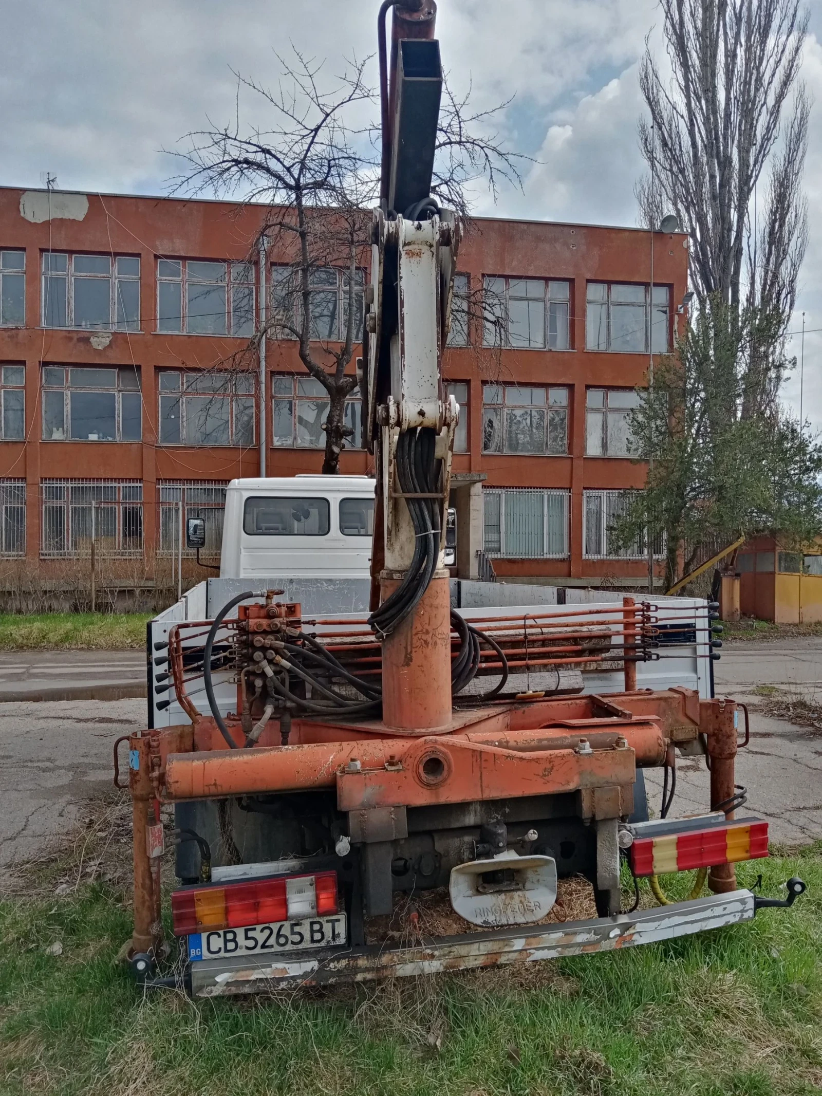 Mercedes-Benz 817  - изображение 8