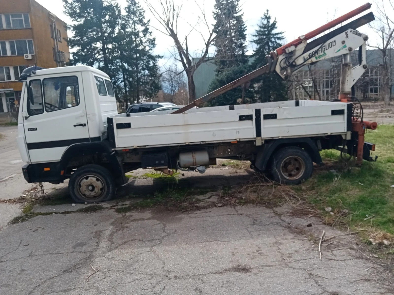 Mercedes-Benz 817  - изображение 7