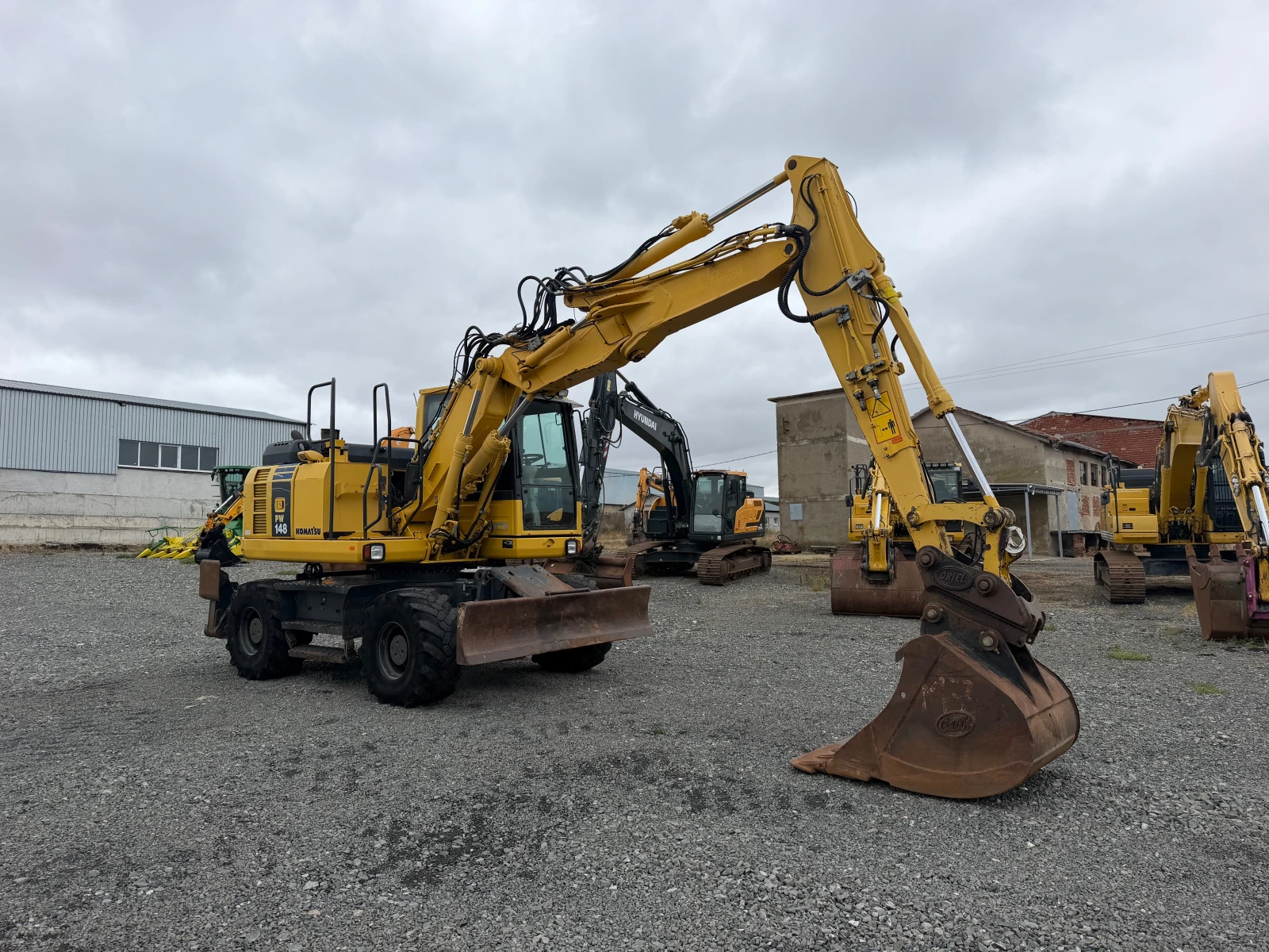 Багер Komatsu PW 148-8 + 3 КОФИ ЛИЗИНГ