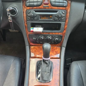 Mercedes-Benz C 320, снимка 4