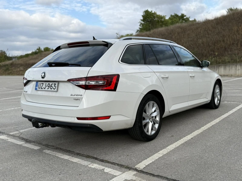 Skoda Superb 2.0 TDI 4x4, снимка 5 - Автомобили и джипове - 52115618