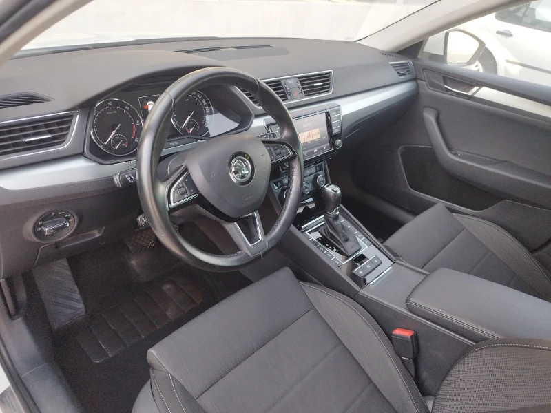 Skoda Superb 2.0 TDI 4x4, снимка 12 - Автомобили и джипове - 52115618