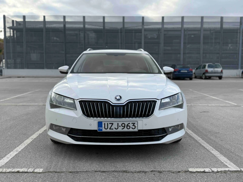 Skoda Superb 2.0 TDI 4x4, снимка 2 - Автомобили и джипове - 52115618