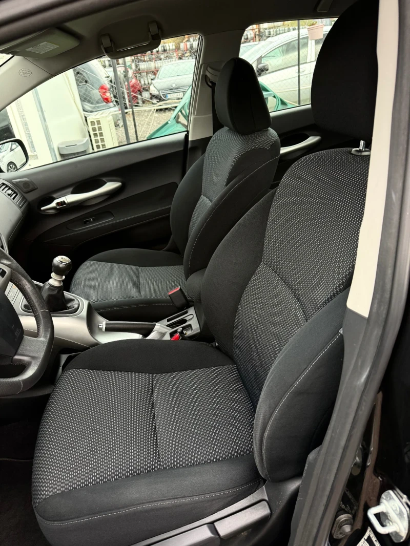 Toyota Auris 1.8i   vvti Facelift Евро5, снимка 10 - Автомобили и джипове - 52484480