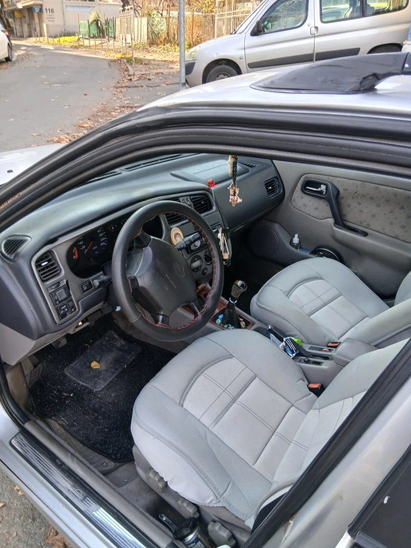 Nissan Primera, снимка 5 - Автомобили и джипове - 53525899