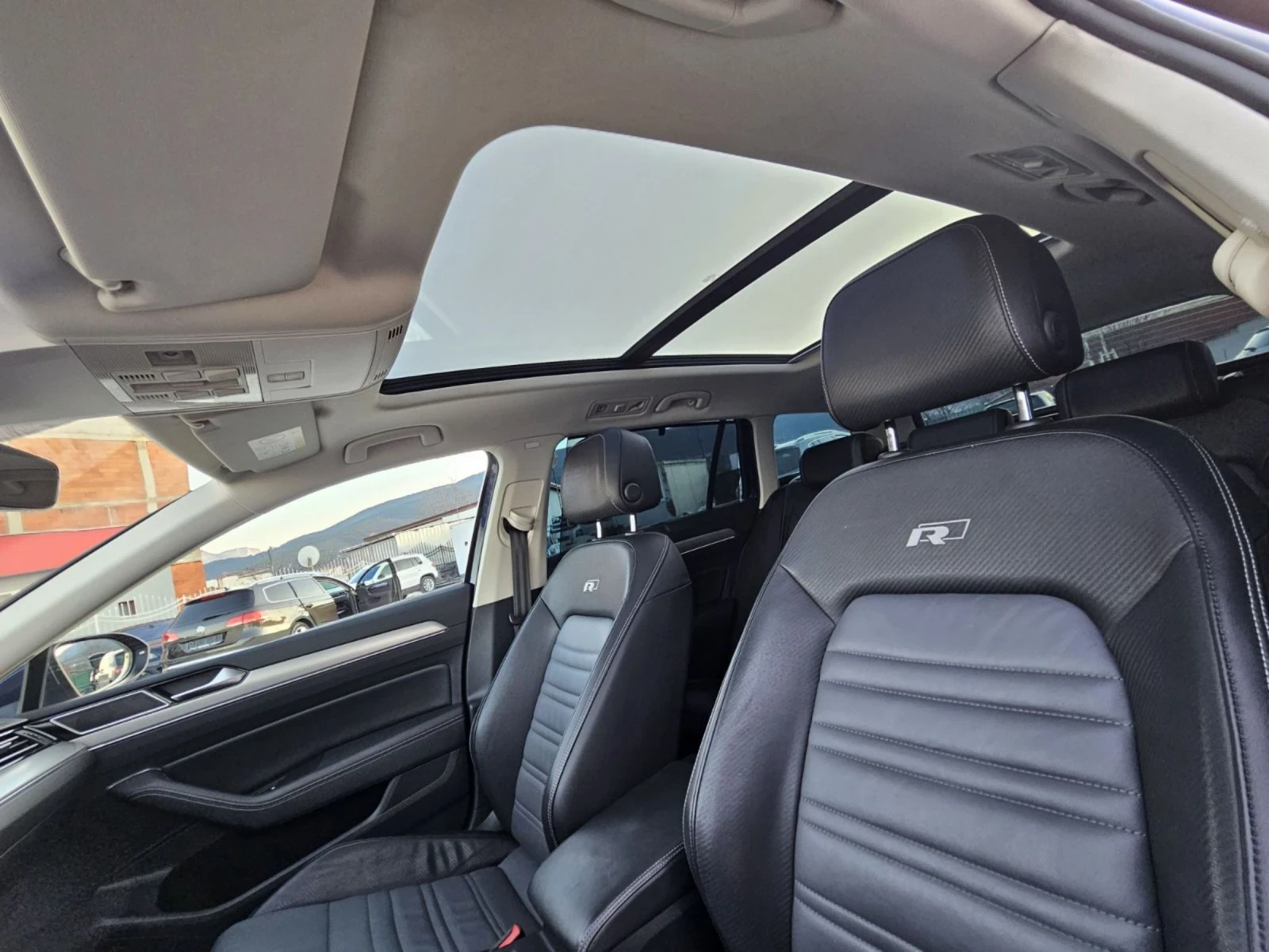 VW Passat 2.0TDI/190к.с./R-LINE/ПАНОРАМА/УНИКАЛНА | Mobile.bg — изображение 15