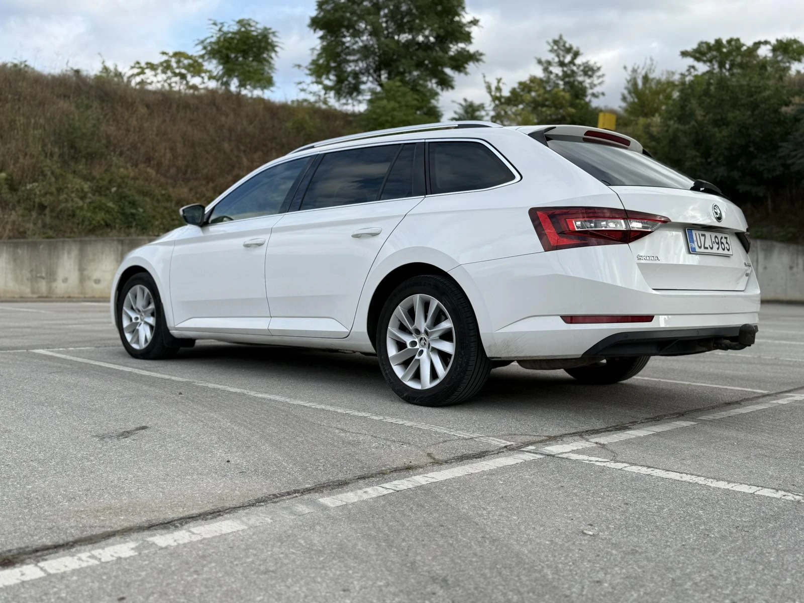 Skoda Superb 2.0 TDI 4x4 - изображение 6