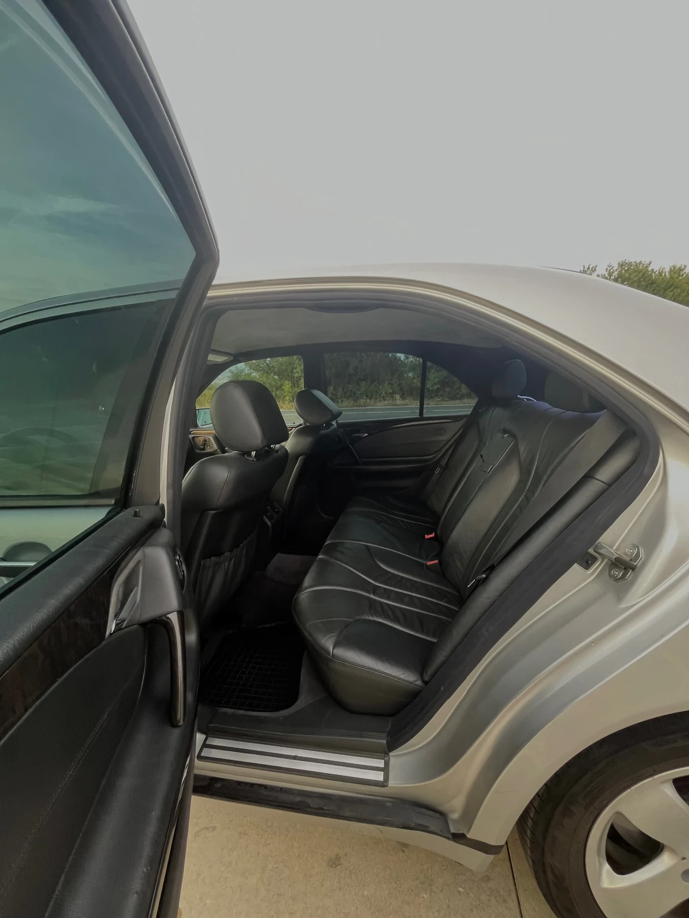 Mercedes-Benz E 200 Цялостен интериор от AMG E55 - изображение 7
