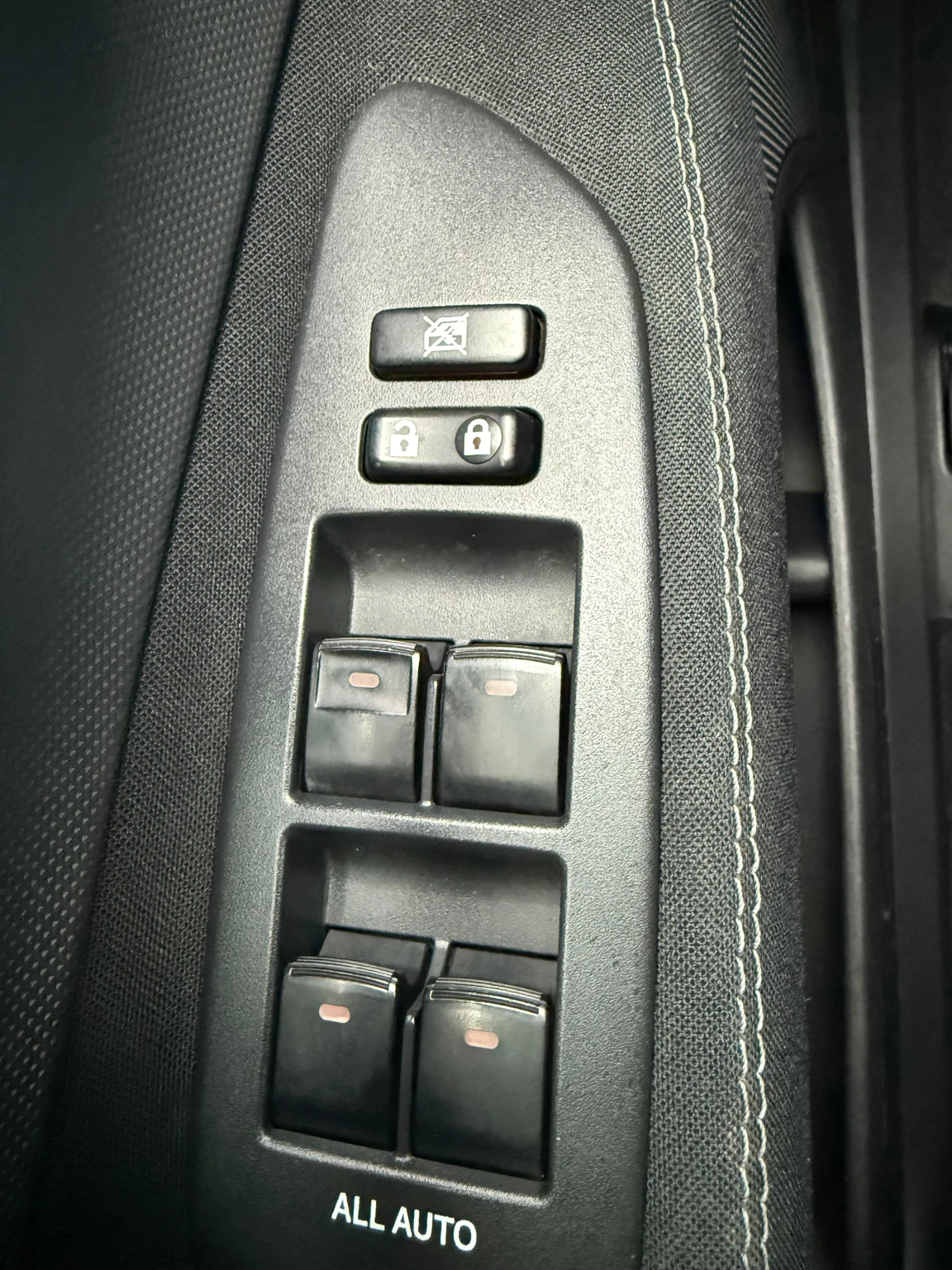 Toyota Auris 1.8i   vvti Facelift 5 | Mobile.bg   15