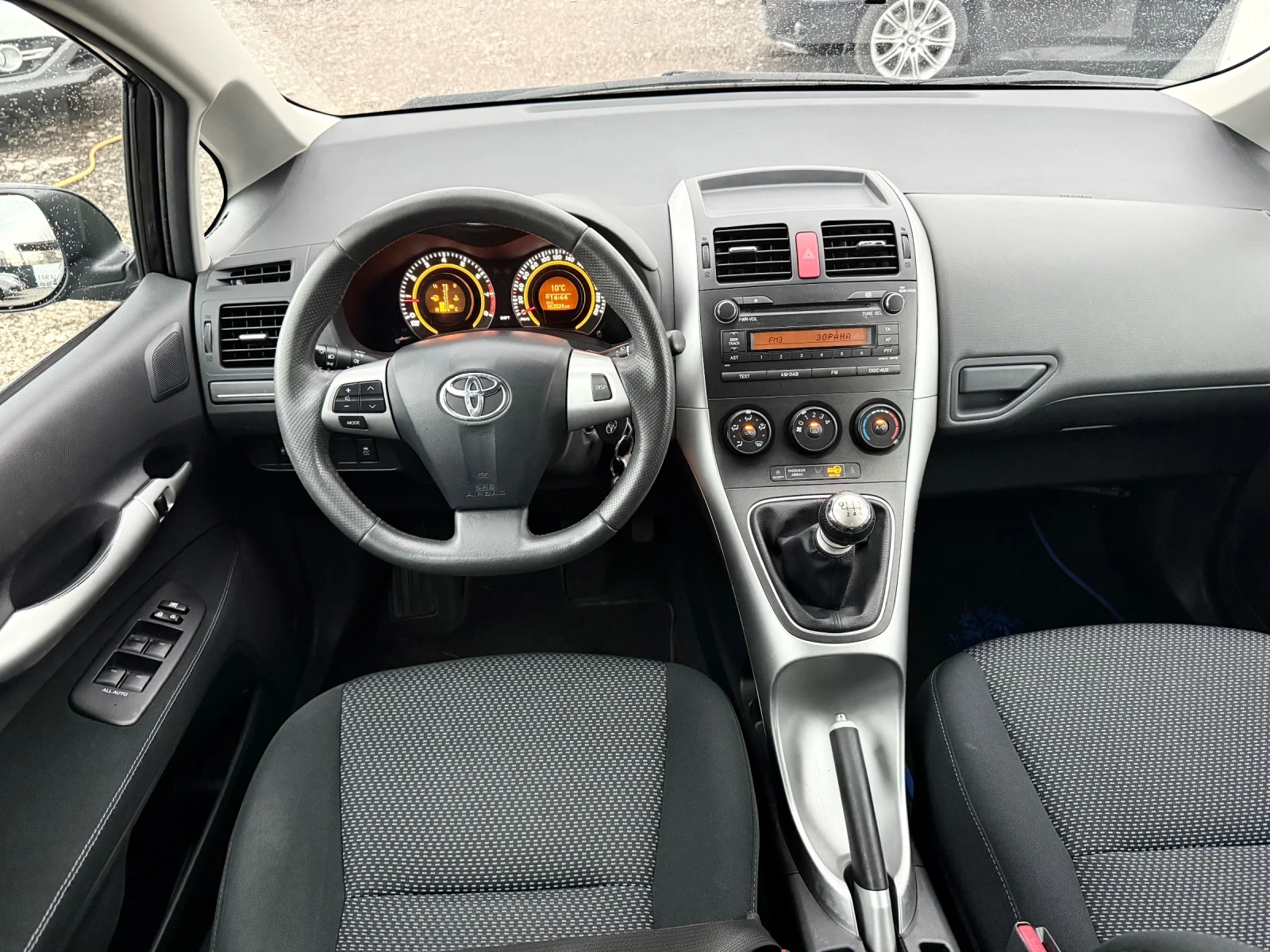 Toyota Auris 1.8i   vvti Facelift Евро5 - изображение 8