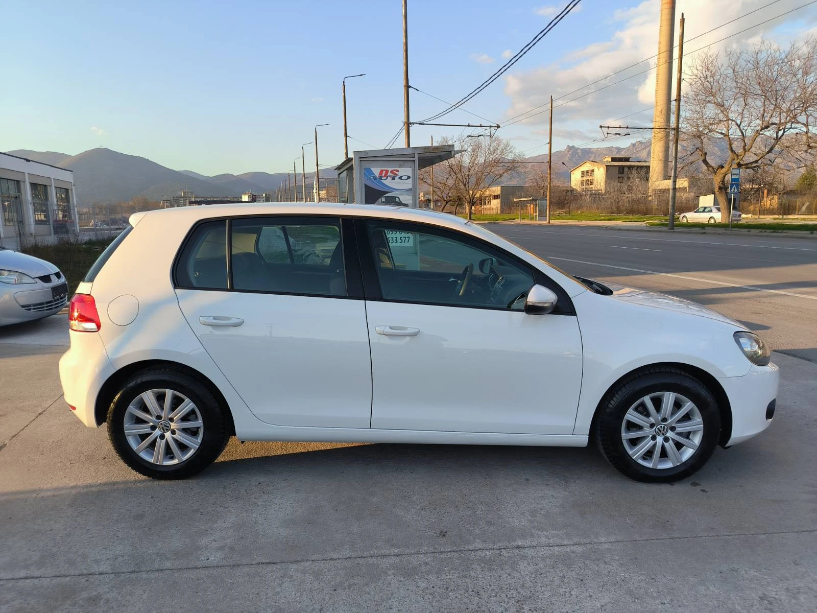 VW Golf 1.6d-Euro-5A, снимка 4 - Автомобили и джипове - 53733527