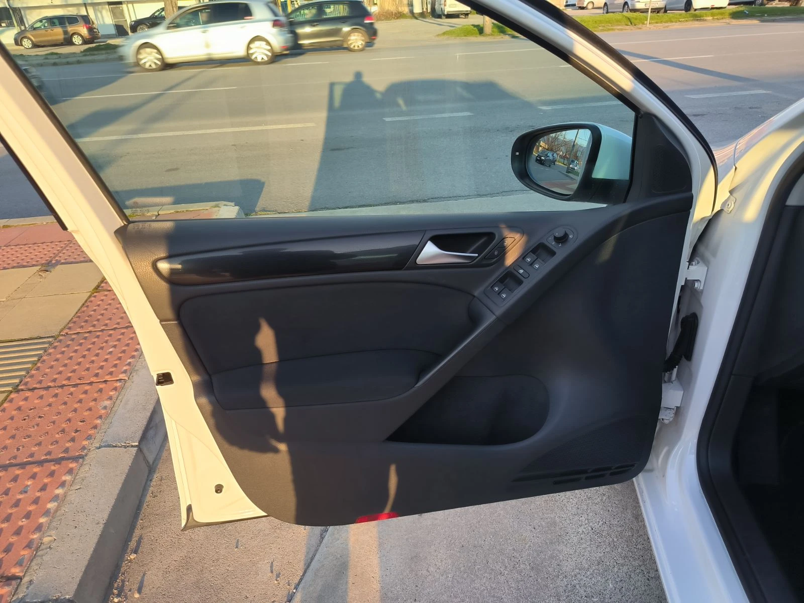 VW Golf 1.6d-Euro-5A, снимка 12 - Автомобили и джипове - 53733527