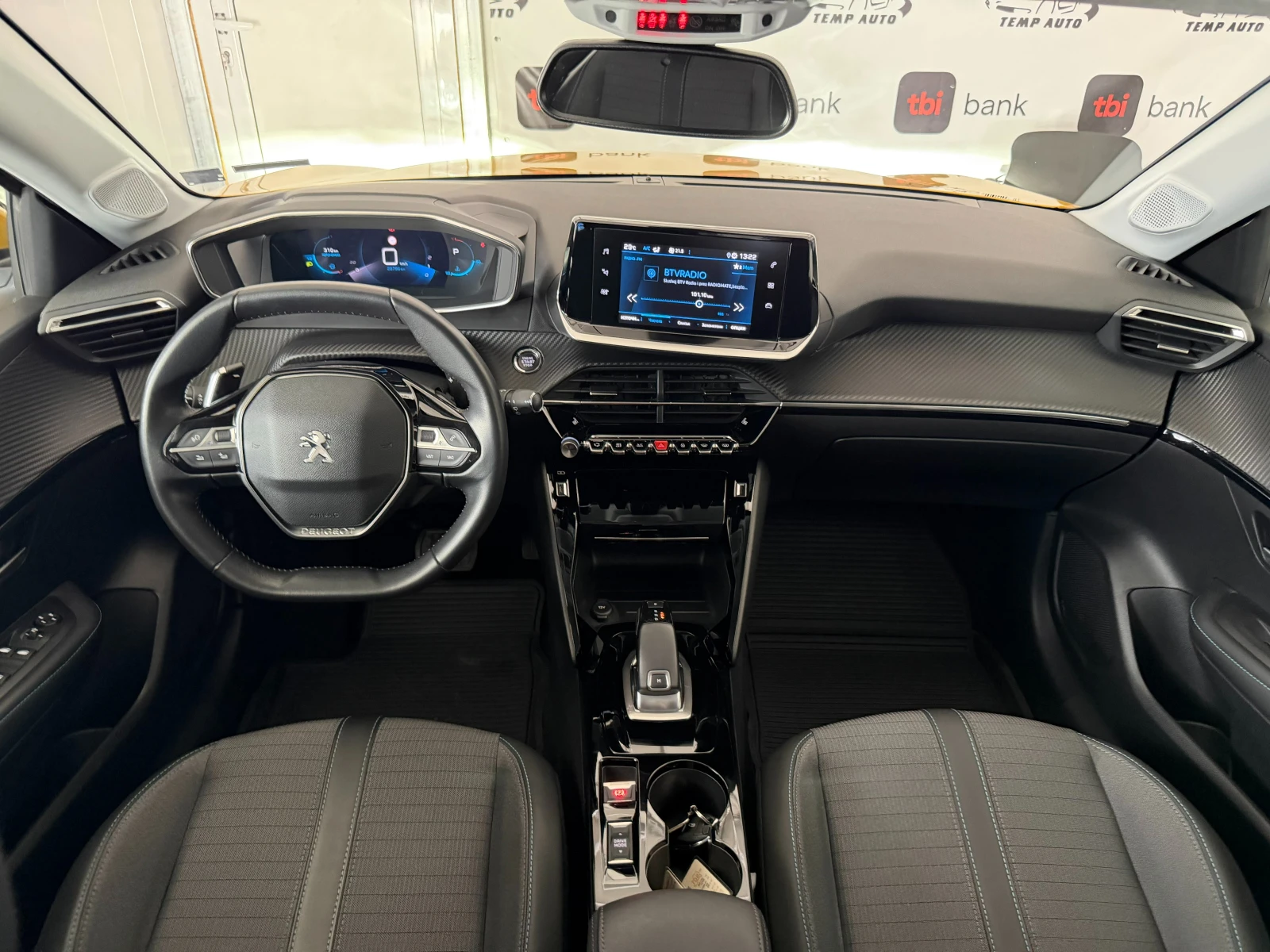 Peugeot 208 1.2 ALLURE* 28000км.* ПЪЛЕН СЕРВИЗ В ПЕЖО, снимка 11 - Автомобили и джипове - 54719245