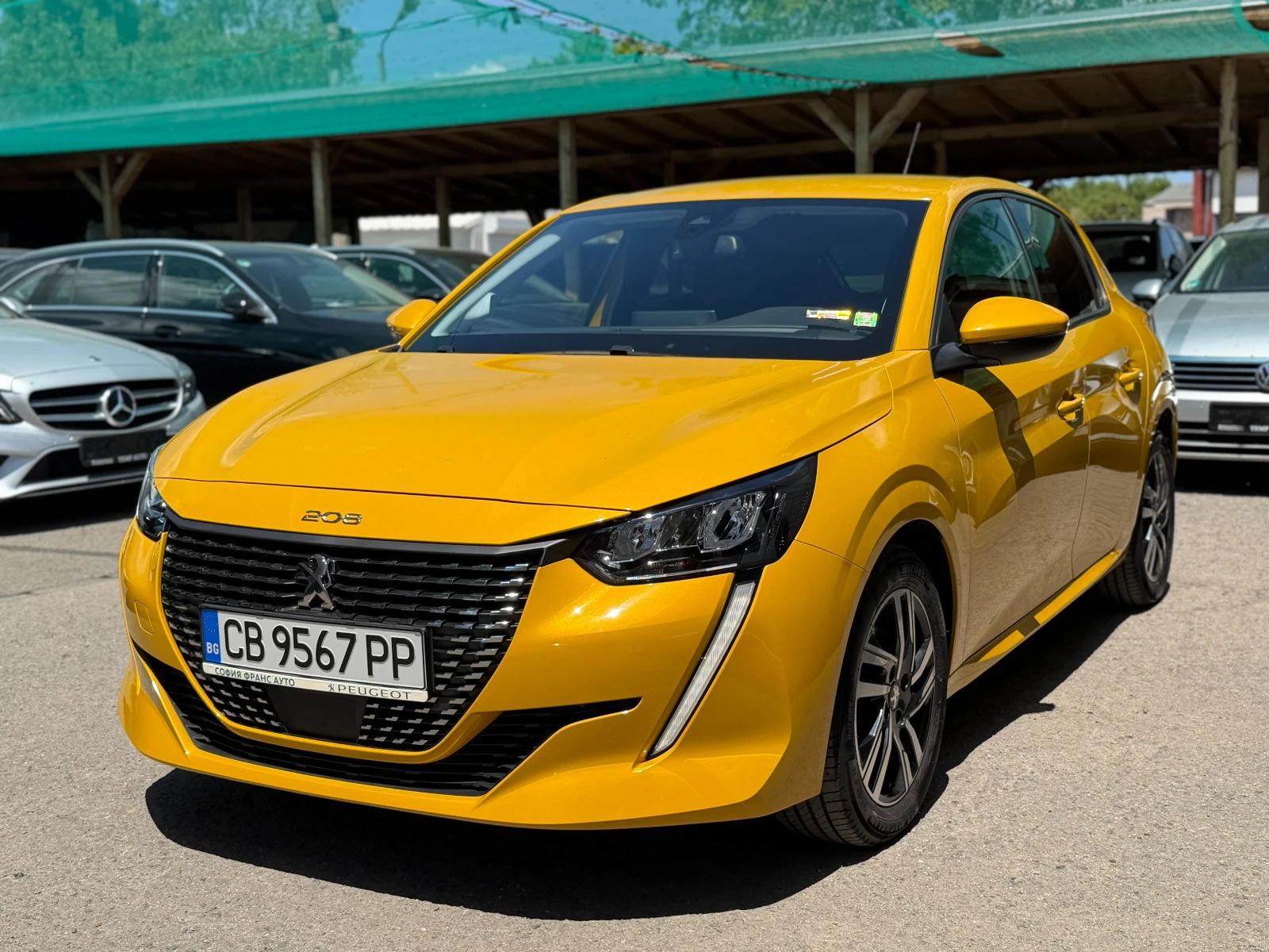 Peugeot 208 1.2 ALLURE* 28000км.* ПЪЛЕН СЕРВИЗ В ПЕЖО