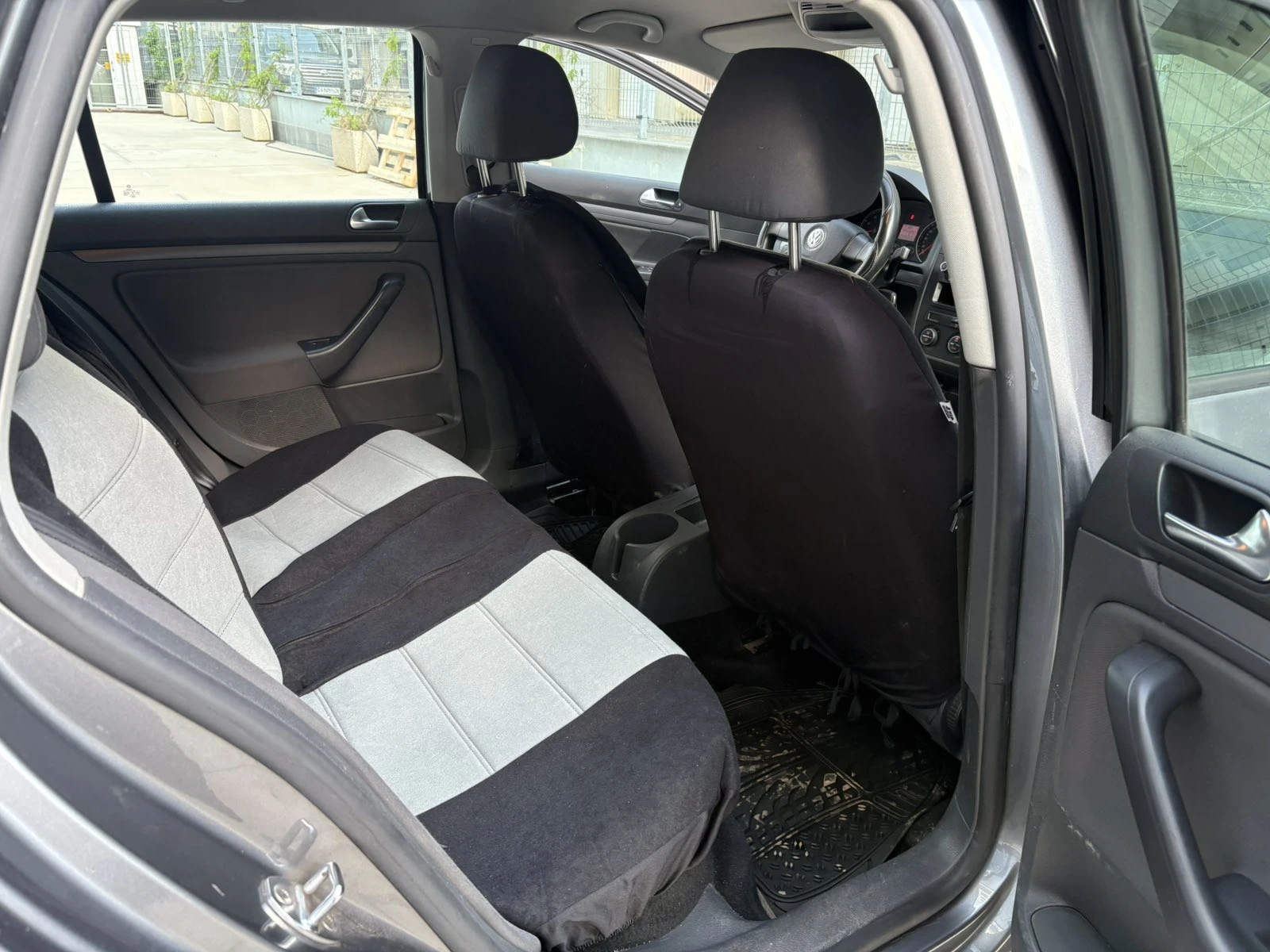 VW Golf MK5, снимка 10 - Автомобили и джипове - 54773920