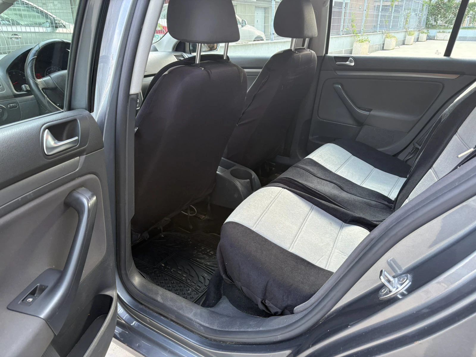 VW Golf MK5, снимка 11 - Автомобили и джипове - 54773920