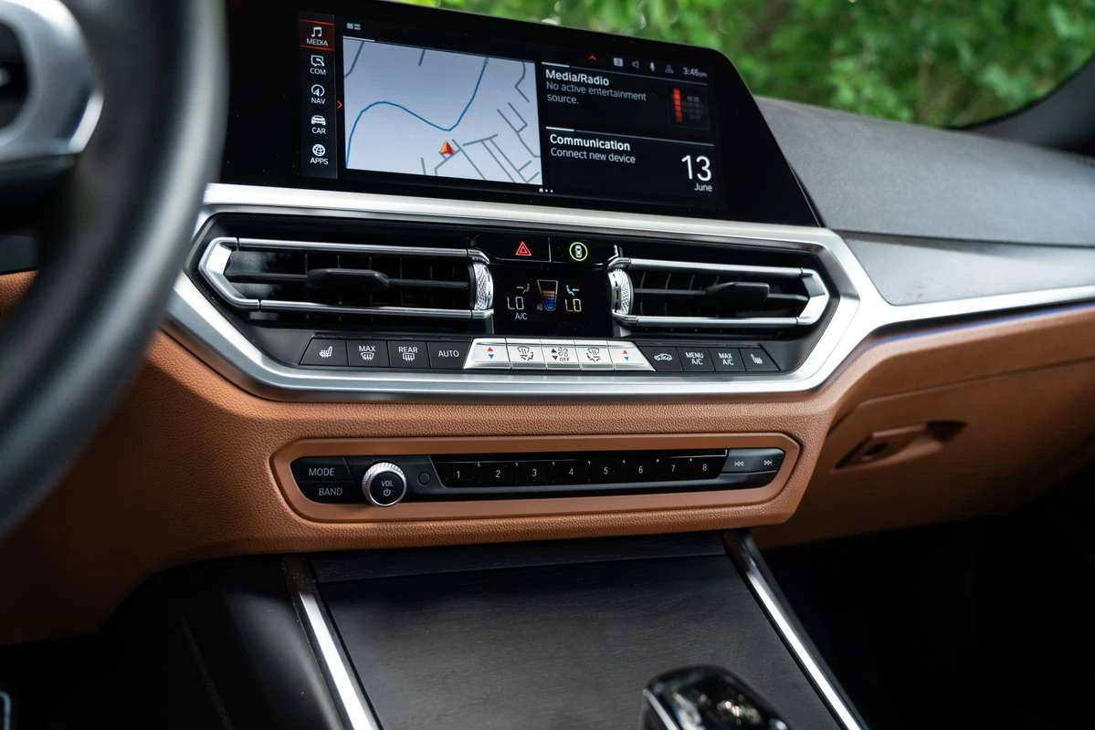 BMW 340 I xDrive / КАФЯВ САЛОН, ПАНО, ЦЕНА ДО БГ, снимка 17 - Автомобили и джипове - 54972454