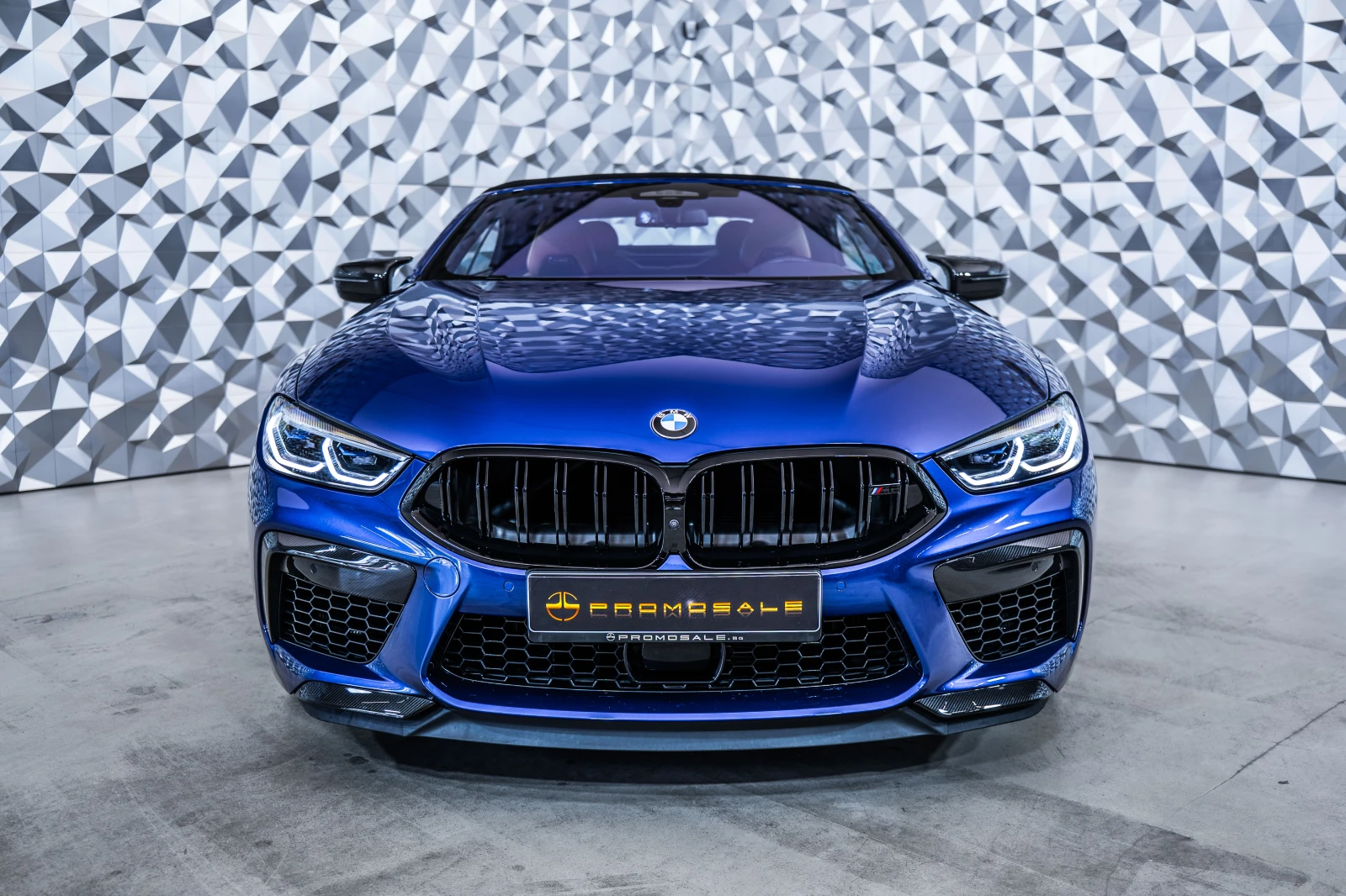 BMW M8 Competition Cabriolet Carbon* B&W, снимка 2 - Автомобили и джипове - 55582584