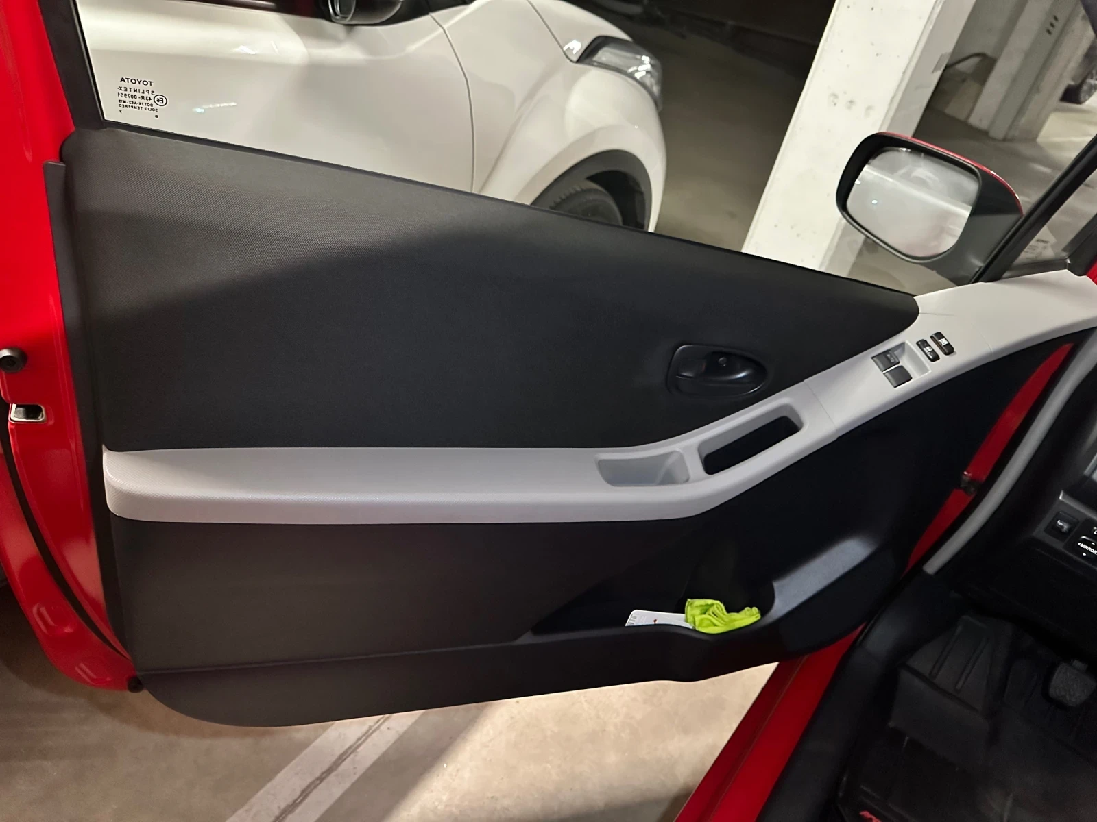 Toyota Yaris, снимка 10 - Автомобили и джипове - 55732562